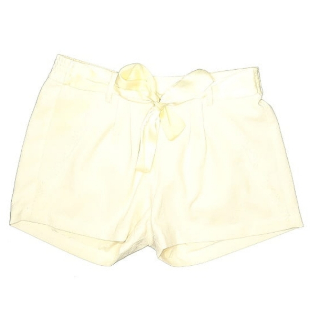 Under Skies Women's Cream Shorts